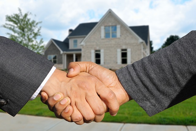 Creating an Effective Introduction as a Real Estate Agent